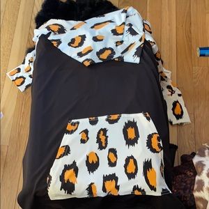 Lularoe Medium Amber leopard sweatshirt